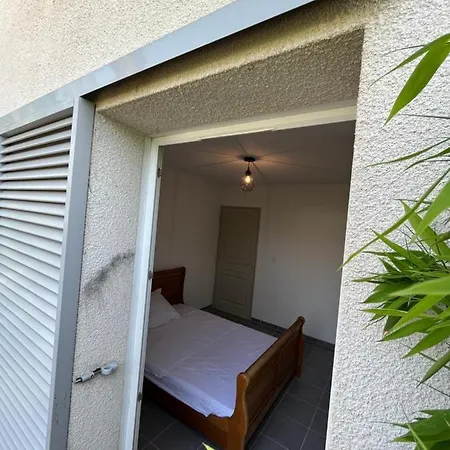 アパート Superbe Duplex Avec Jardin Et Terrasse ブジャン・シュル・リブロン