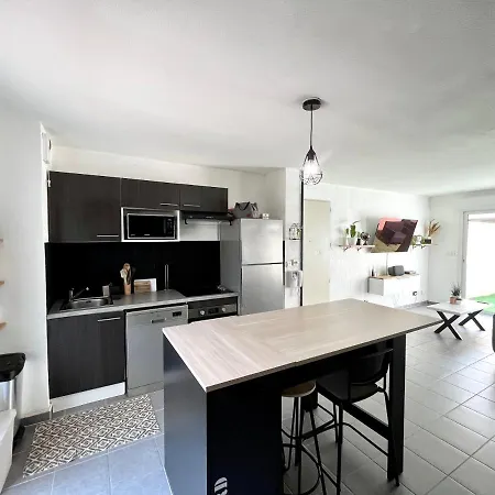 Superbe Duplex Avec Jardin Et Terrasse *